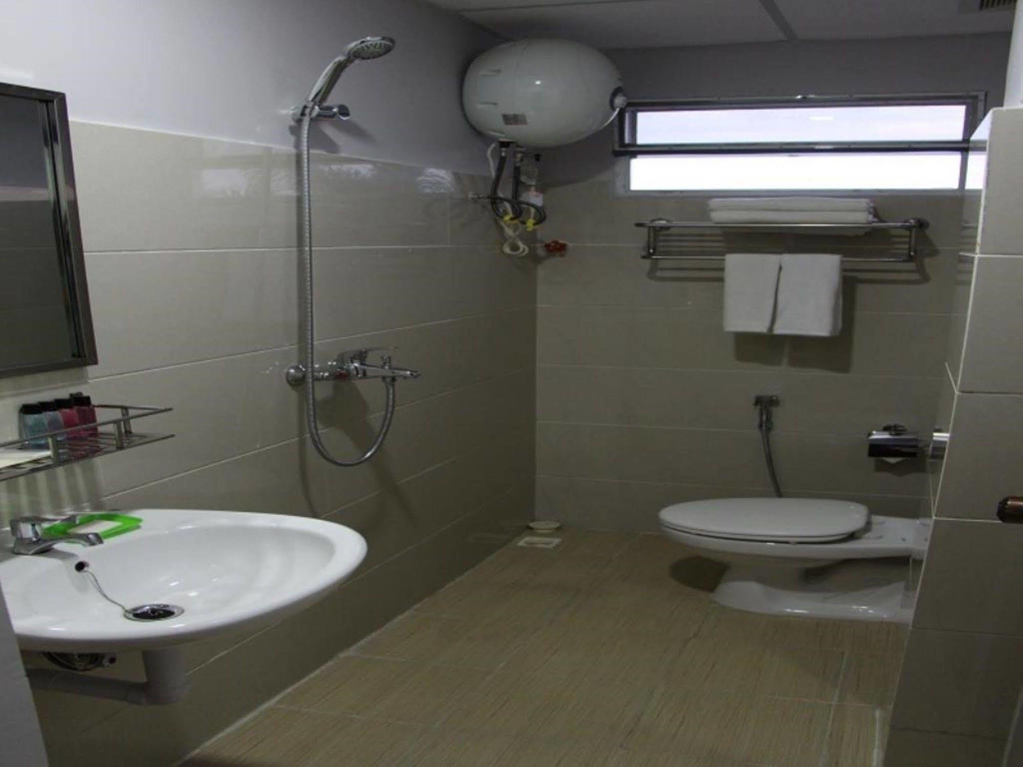 Asian Smile Hotel Yangon Exteriör bild
