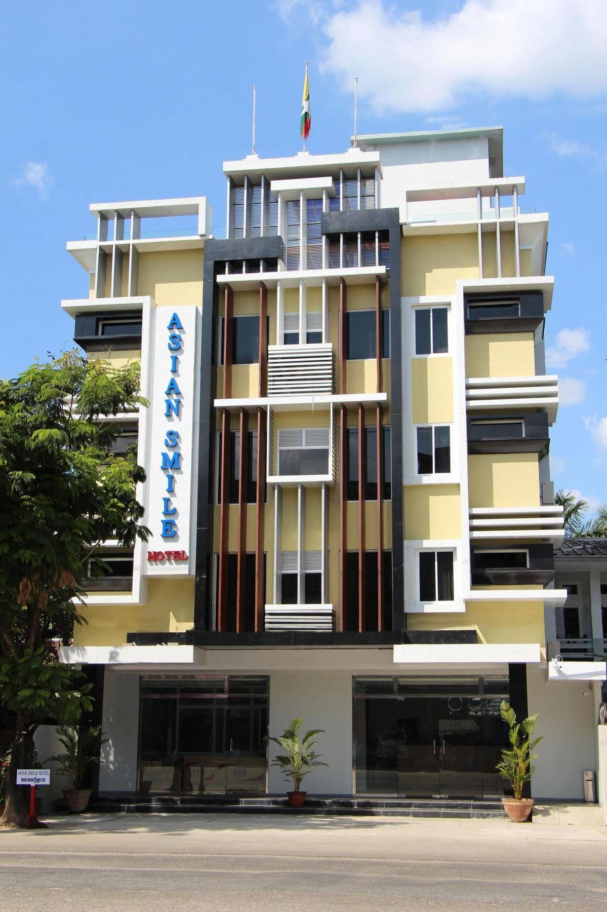 Asian Smile Hotel Yangon Exteriör bild