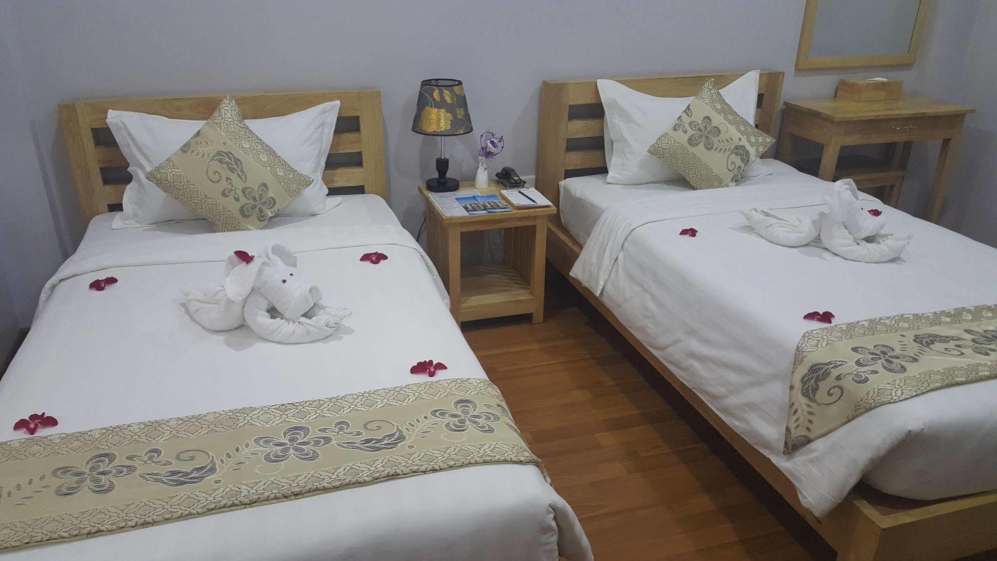 Asian Smile Hotel Yangon Exteriör bild