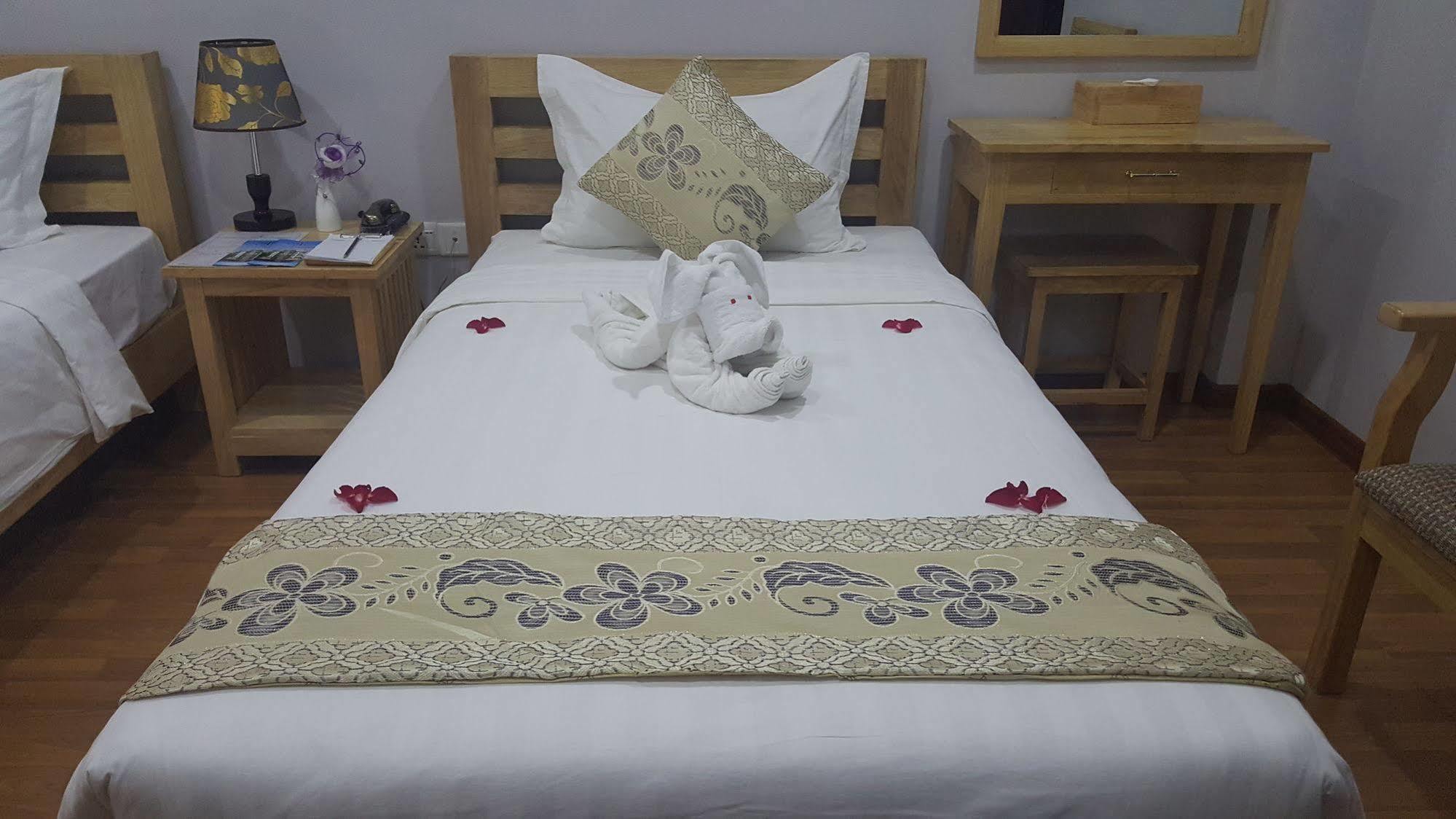 Asian Smile Hotel Yangon Exteriör bild